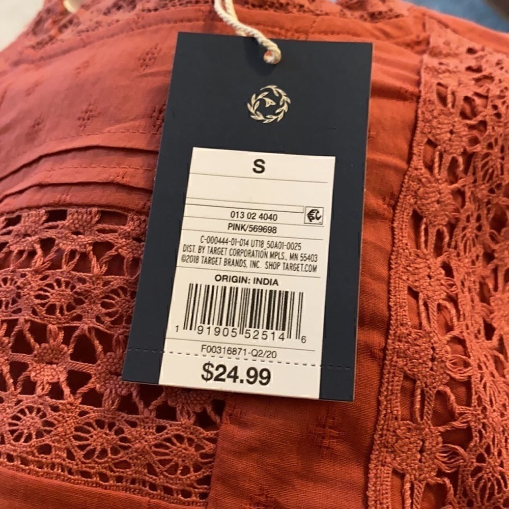 Universal Thread Eyelet Blouse Sz S NWT - Picture 4 of 4